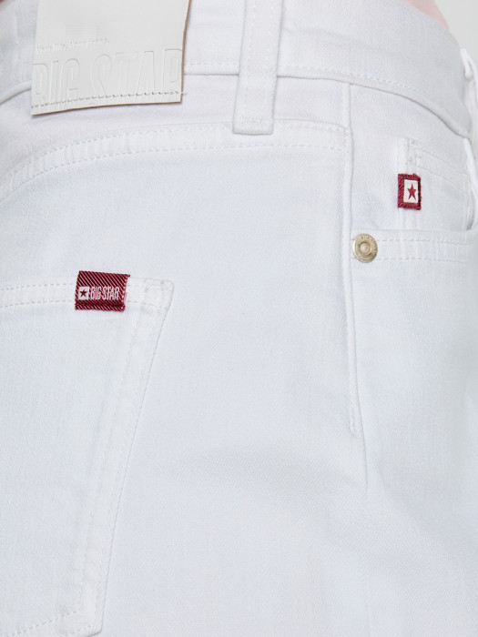 Dámske biele šortky AYAKO 815